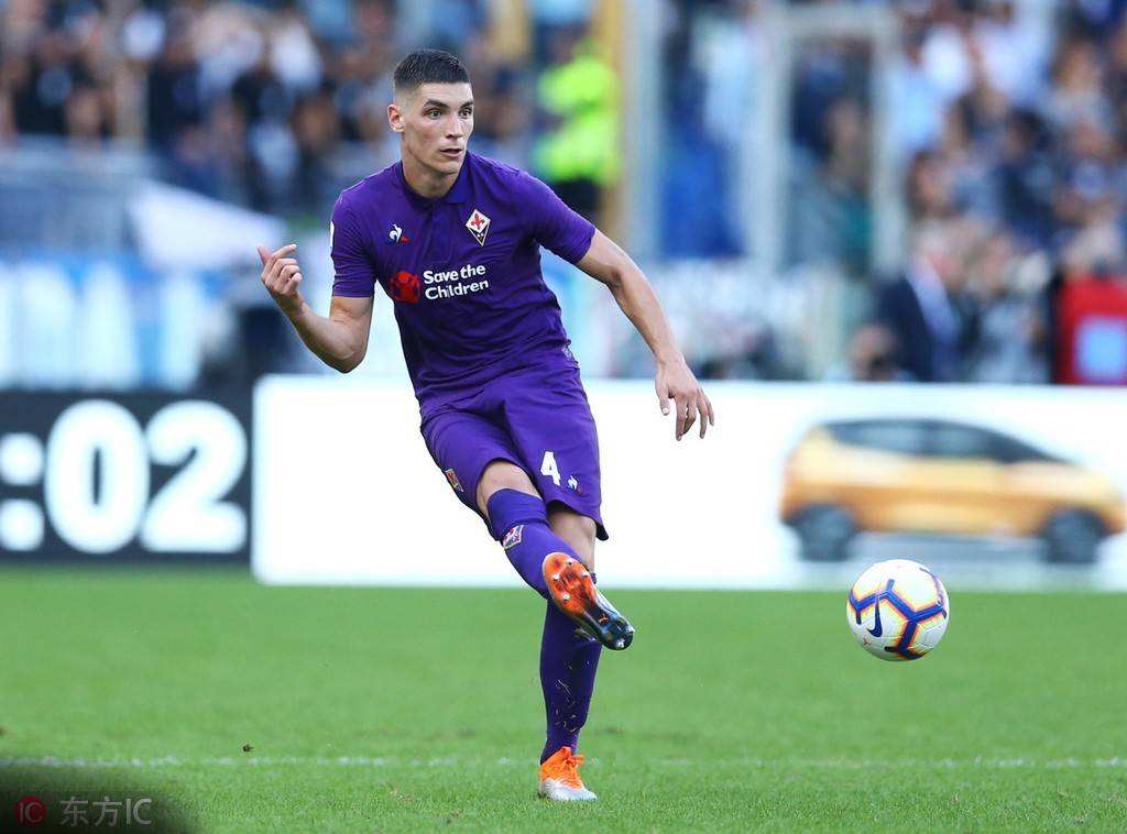 员占据了首 员占据了首